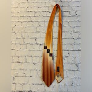 VINTAGE WILSON FAULTLESS ORANGE/TAN & BROWN STRIPED RAYON GRAYS MEN’S WEAR TIE